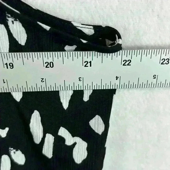 Nine West Women’s Top Size XL Black and White Tie Front 100% Polyester - Picture 7 of 8